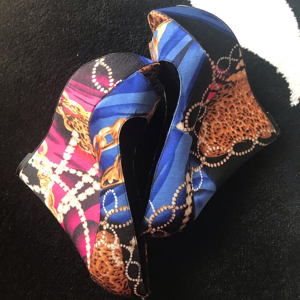 ALDO MULTICOLORED OPEN TOE WEDGES